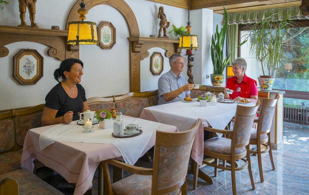 Hotel Schloessmann Garni บาดเคอนิก ภายนอก รูปภาพ