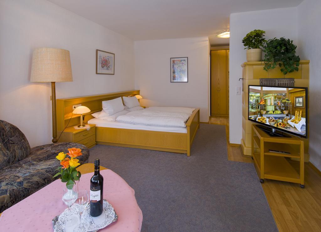Hotel Schloessmann Garni บาดเคอนิก ห้อง รูปภาพ
