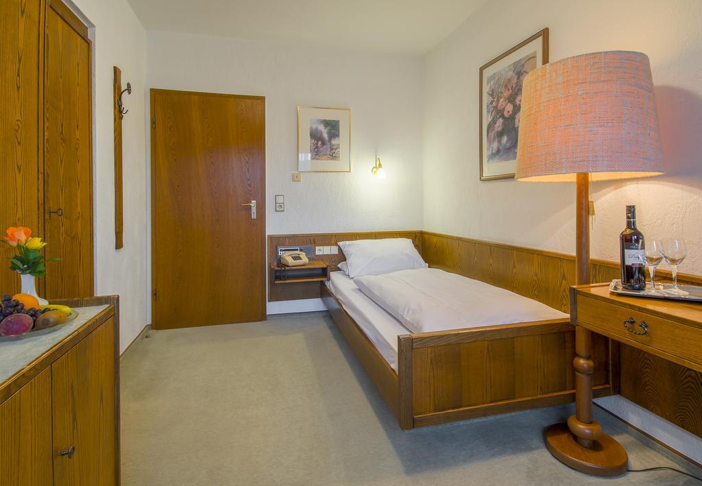 Hotel Schloessmann Garni บาดเคอนิก ห้อง รูปภาพ